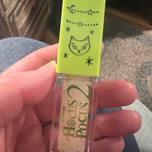 Colourpop Hocus Pocus 2 palette. It comes with a glitter lip gloss and shadow. - Picture 4 of 4